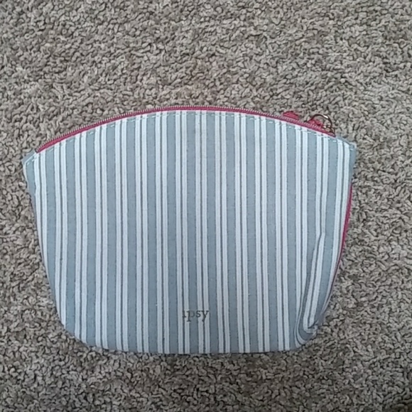 Three NWOT Ipsy Makeup Bags - Picture 4 of 5